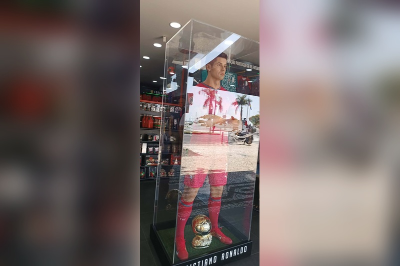 ronaldo figurine 800x533